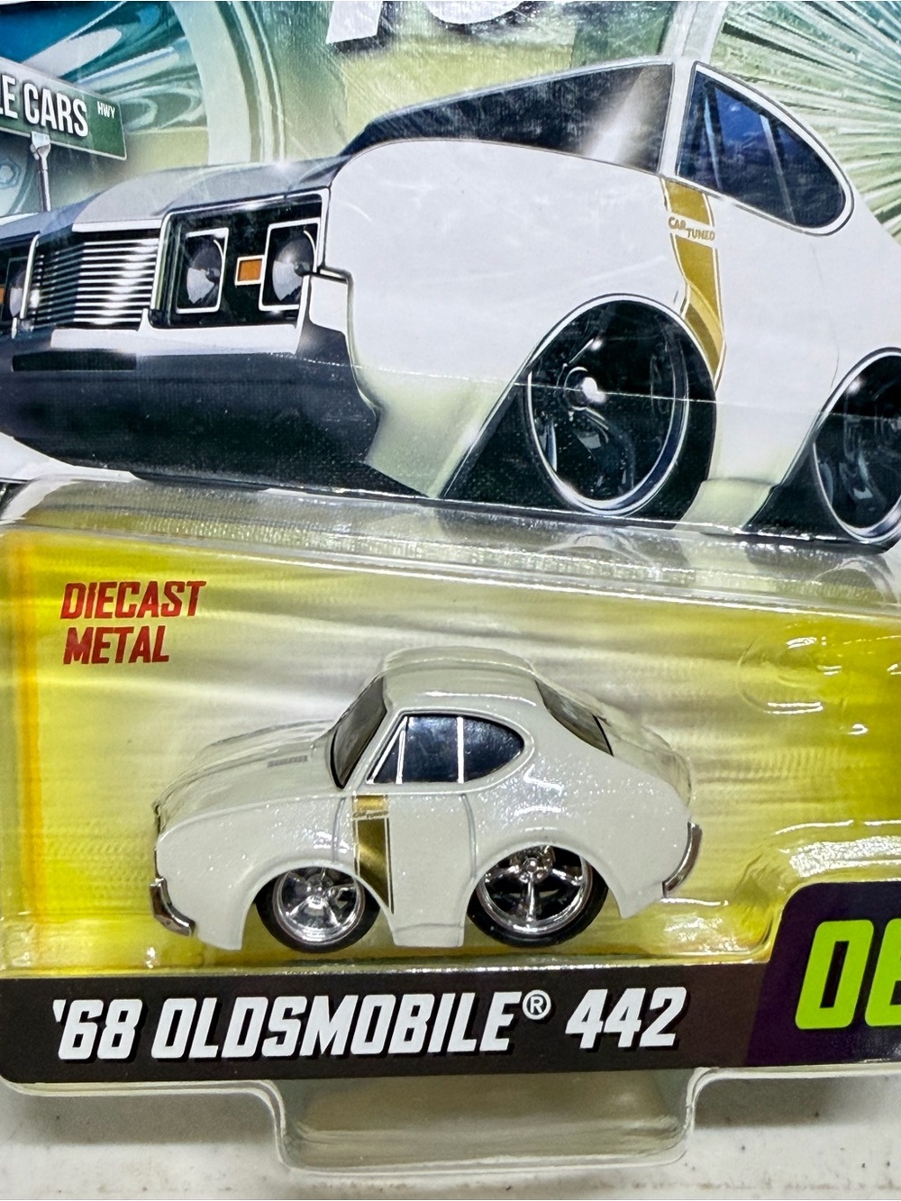 Diecast '68 Oldsmobile 442 Toy Car - White